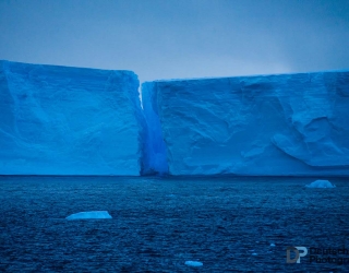 Iceberg Fissure